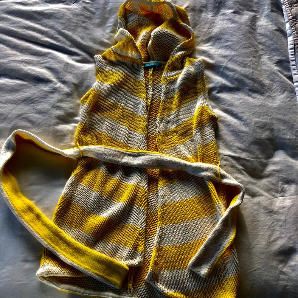 Sleeveless sweater jacket-  with hood